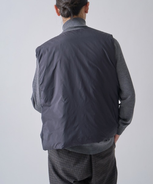 miffew（ミフュー）の「「miffew/ ミフュー」COLLARLESS DOWN VEST（ダウンジャケット/コート・レディース・バーガンディー/ブラック/チャコールグレー/ライトイエロー・1/2/4/3）」の12枚目の写真