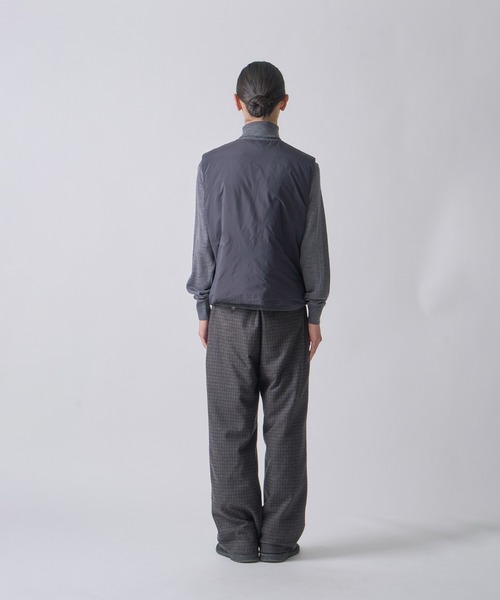 miffew（ミフュー）の「「miffew/ ミフュー」COLLARLESS DOWN VEST（ダウンジャケット/コート・レディース・バーガンディー/ブラック/チャコールグレー/ライトイエロー・1/2/4/3）」の18枚目の写真