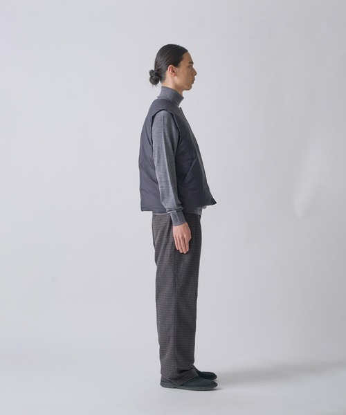 miffew（ミフュー）の「「miffew/ ミフュー」COLLARLESS DOWN VEST（ダウンジャケット/コート・レディース・バーガンディー/ブラック/チャコールグレー/ライトイエロー・1/2/4/3）」の19枚目の写真