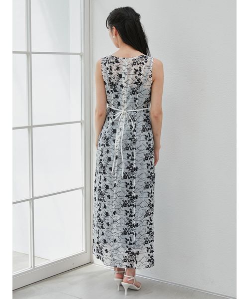 【専用】SNIDEL スナイデル エンブロイダリーシアーレイヤードドレス セール】エンブロイダリーシアーレイヤードドレス（ワンピース