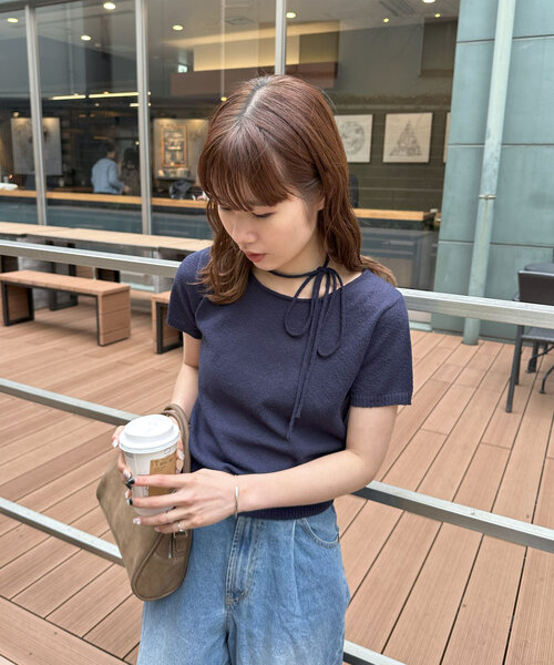 DISCOAT(ディスコート)の「≪紐取り外し可能≫【umm.】ミニブークレチョーカー半袖プルオーバー(ニット/セーター・レディース・アイボリー/ネイビー/ピンク・FREE)」の13枚目の写真