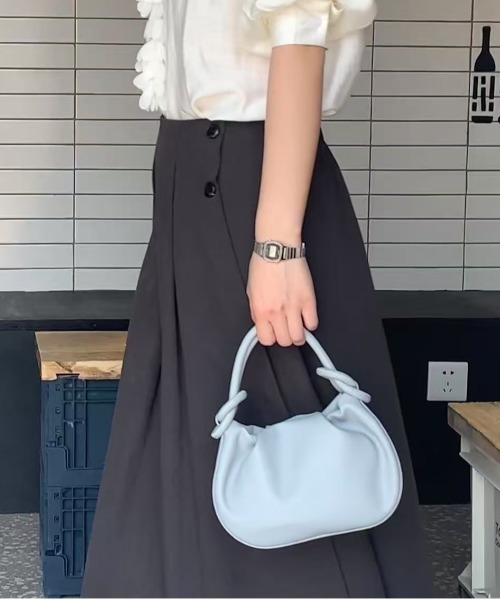 FINEnough(ファインナフ)の「シェルハンドル2WAYミニショルダーバッグ(ショルダーバッグ・レディース・ブラック/アイボリー/キャメル/ブラウン/レッド/ピンク/シルバー/ブルー・FREE)」の4枚目の写真