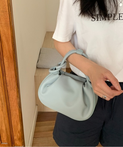 FINEnough(ファインナフ)の「シェルハンドル2WAYミニショルダーバッグ(ショルダーバッグ・レディース・ブラック/アイボリー/キャメル/ブラウン/レッド/ピンク/シルバー/ブルー・FREE)」の21枚目の写真