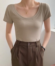 UネックシンプルTシャツ