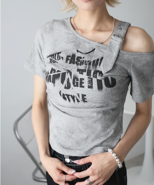 Ulysses(ユリシス)の「ベルトデザインワンショルダーTシャツ(Tシャツ/カットソー・レディース・グレー/ブラック/ホワイト・F)」の3枚目の写真