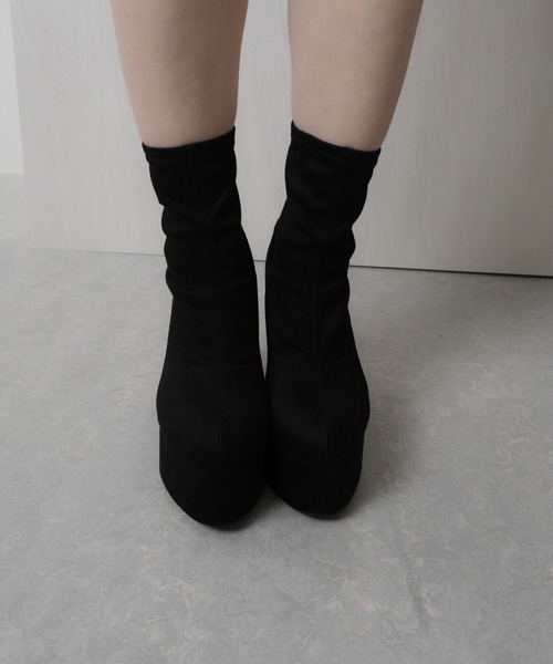 LIPSERVICE（リップサービス）の「ボリュームソールショートブーツ（ブーツ・レディース・ブラック・L/M/S）」の3枚目の写真