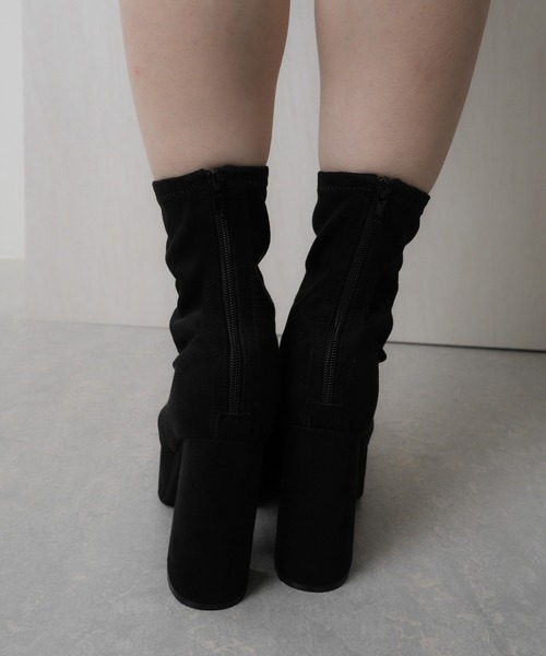 LIPSERVICE（リップサービス）の「ボリュームソールショートブーツ（ブーツ・レディース・ブラック・L/M/S）」の5枚目の写真
