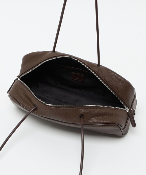 ＆MyuQ（アンドミューク）の「＜＆MyuQ＞KAKU WIDE バッグ（ショルダーバッグ・レディース・ワイン/ブラック/ダークブラウン・FREE）」の7枚目の写真