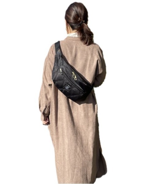 LIZDAYS(リズデイズ)の「LIZDAYS キルティングナイロンボディバッグ フロントロゴ(ボディバッグ/ウエストポーチ・レディース・ブラック・FREE)」の1枚目の写真