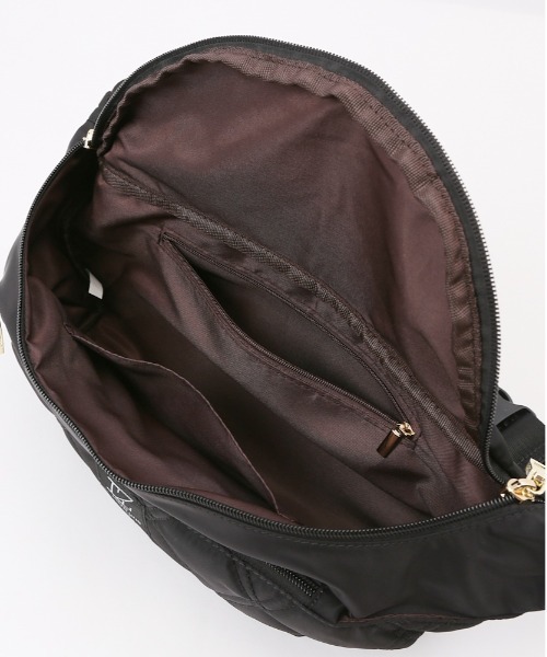 LIZDAYS(リズデイズ)の「LIZDAYS キルティングナイロンボディバッグ フロントロゴ(ボディバッグ/ウエストポーチ・レディース・ブラック・FREE)」の4枚目の写真