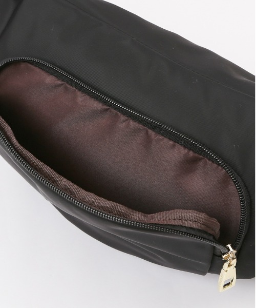 LIZDAYS(リズデイズ)の「LIZDAYS キルティングナイロンボディバッグ フロントロゴ(ボディバッグ/ウエストポーチ・レディース・ブラック・FREE)」の7枚目の写真