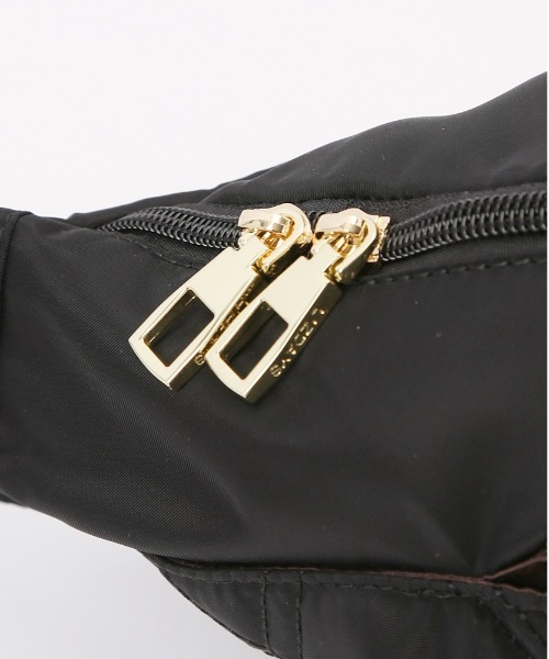 LIZDAYS(リズデイズ)の「LIZDAYS キルティングナイロンボディバッグ フロントロゴ(ボディバッグ/ウエストポーチ・レディース・ブラック・FREE)」の8枚目の写真