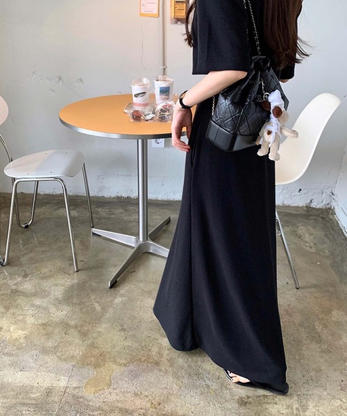 LAFFMO(ラフモ)の「セットアップ クロップドトップス&ロングスカート(セットアップ・レディース・ホワイト/ブラック・F)」の22枚目の写真