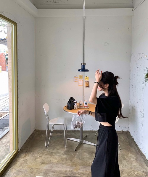 LAFFMO(ラフモ)の「セットアップ クロップドトップス&ロングスカート(セットアップ・レディース・ホワイト/ブラック・F)」の17枚目の写真