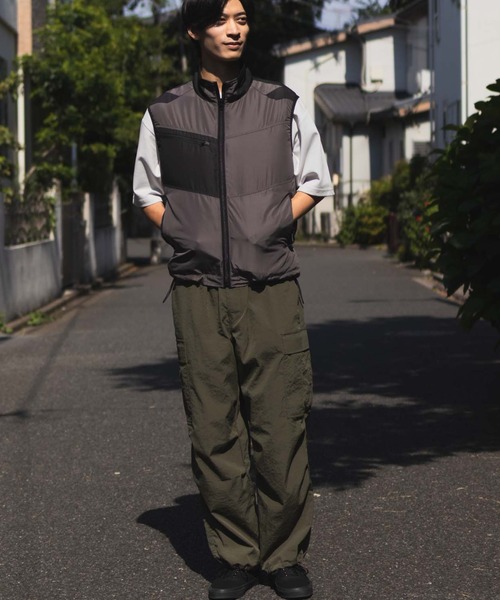 NAVY(ネイビー)の「NAVYファン付きベスト【空調風神服(R)」×「EXFROZEN」コラボ! 】(小型軽量 大容量バッテリー ファン着脱式 保冷剤専用ポケット)(ベスト・メンズ・チャコールグレー/ブラック/カーキ・M/L/XL)」の12枚目の写真