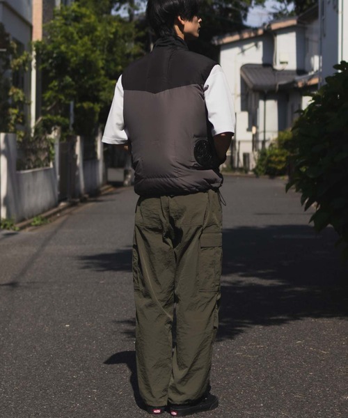 NAVY(ネイビー)の「NAVYファン付きベスト【空調風神服(R)」×「EXFROZEN」コラボ! 】(小型軽量 大容量バッテリー ファン着脱式 保冷剤専用ポケット)(ベスト・メンズ・チャコールグレー/ブラック/カーキ・M/L/XL)」の14枚目の写真