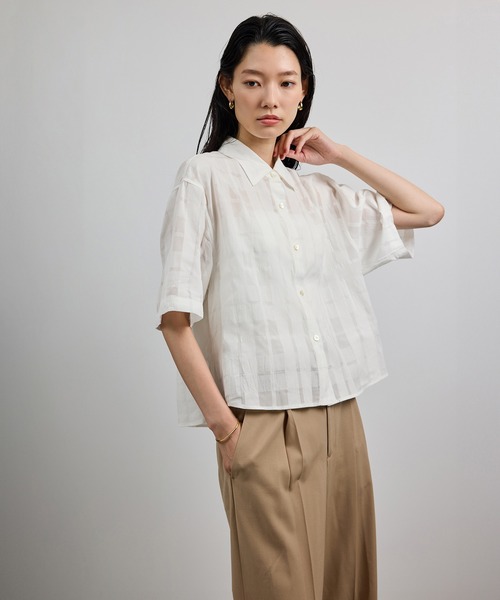 ROPE'(ロペ)の「【洗える】シアーチェッククロップド5分袖シャツ/セットアップ対応(シャツ/ブラウス・レディース・ホワイト・FREE)」の2枚目の写真