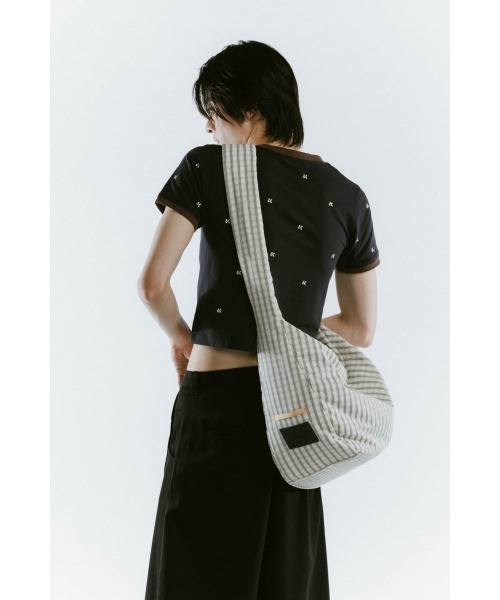 Knuth Marf(クヌースマーフ)の「label checkered shirts bag(ショルダーバッグ・レディース・ホワイト・ONE SIZE)」の3枚目の写真