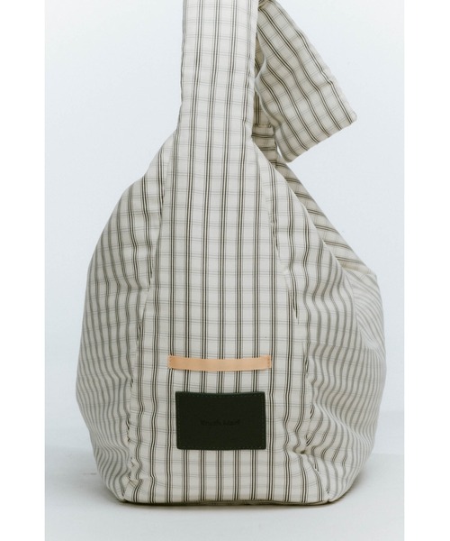 Knuth Marf(クヌースマーフ)の「label checkered shirts bag(ショルダーバッグ・レディース・ホワイト・ONE SIZE)」の5枚目の写真