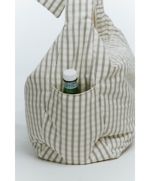 Knuth Marf(クヌースマーフ)の「label checkered shirts bag(ショルダーバッグ・レディース・ホワイト・ONE SIZE)」の8枚目の写真