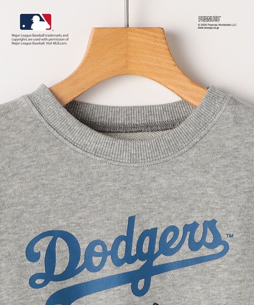 SHIPS(シップス)の「SHIPS KIDS:130~170cm / PEANUTS×MLB プリント スウェット(スウェット・キッズ・オフホワイト/ブラック/ブルー/グレー・X-LARGE/LARGE/XX-LARGE)」の5枚目の写真
