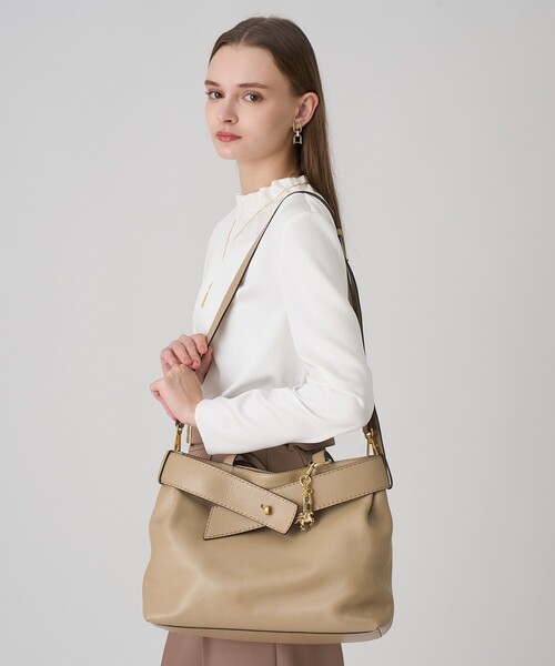 ANAYI（アナイ）の「◇ベルテットトートバッグ（トートバッグ・レディース・グレイッシュベージュ/ライトグレー・FREE）」の3枚目の写真