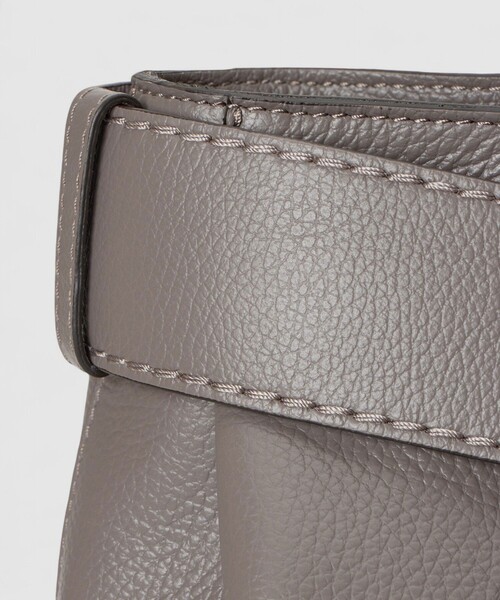 ANAYI（アナイ）の「◇ベルテットトートバッグ（トートバッグ・レディース・グレイッシュベージュ/ライトグレー・FREE）」の16枚目の写真