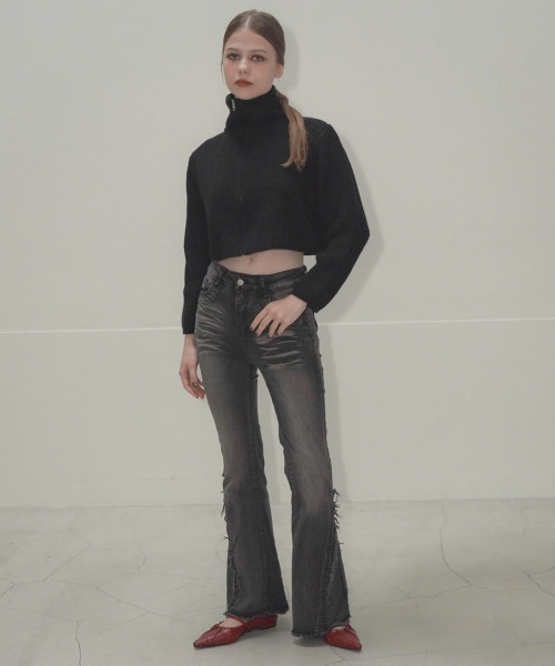 Mirette(ミレット)の「フリンジスリットフレアデニムパンツ / Fringe Slit Flare Denim Pants(デニムパンツ・レディース・ブルー/ブラック・SMALL/MEDIUM/LARGE)」の7枚目の写真