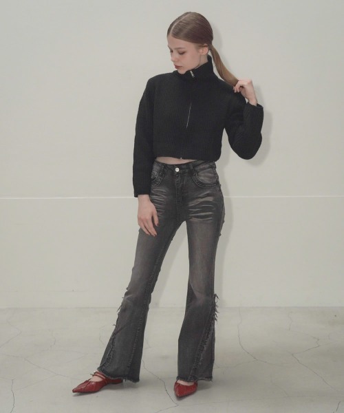 Mirette(ミレット)の「フリンジスリットフレアデニムパンツ / Fringe Slit Flare Denim Pants(デニムパンツ・レディース・ブルー/ブラック・SMALL/MEDIUM/LARGE)」の8枚目の写真