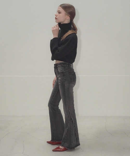 Mirette(ミレット)の「フリンジスリットフレアデニムパンツ / Fringe Slit Flare Denim Pants(デニムパンツ・レディース・ブルー/ブラック・SMALL/MEDIUM/LARGE)」の9枚目の写真