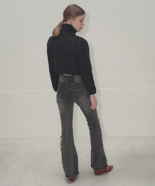 Mirette(ミレット)の「フリンジスリットフレアデニムパンツ / Fringe Slit Flare Denim Pants(デニムパンツ・レディース・ブルー/ブラック・SMALL/MEDIUM/LARGE)」の11枚目の写真