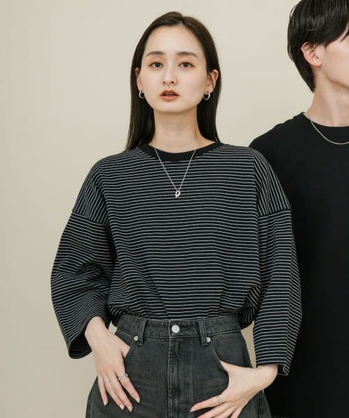 SENSE OF PLACE by URBAN RESEARCH(センスオブプレイスバイアーバンリサーチ)の「『ユニセックス』エクストラルーズアソートTシャツ(Tシャツ/カットソー・メンズ・ホワイト/ホワイト系その他/ブラック/ブラック系その他・MEDIUM/LARGE)」の4枚目の写真