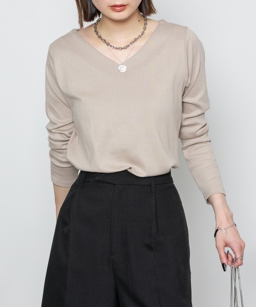 RCD(アールシーディー)の「【着回し抜群】無地ロングVネックTシャツ(Tシャツ/カットソー・レディース・グレイッシュベージュ/ブルーグレー/ホワイト/ネイビー/チャコールグレー/杢グレー/ブラック/カーキ/ピンク系その他・4L/M/LL/L/3L)」の6枚目の写真