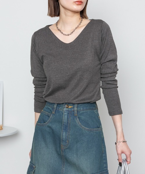 RCD(アールシーディー)の「【着回し抜群】無地ロングVネックTシャツ(Tシャツ/カットソー・レディース・グレイッシュベージュ/ブルーグレー/ホワイト/ネイビー/チャコールグレー/杢グレー/ブラック/カーキ/ピンク系その他・4L/M/LL/L/3L)」の3枚目の写真