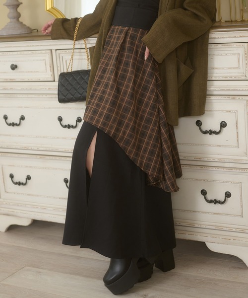 Ambre Neige(アンブルネージュ)の「plaid pattern slit flare skirt / チェックスリットフレアスカート(スカート・レディース・ブラック系その他/グレー系その他/ブラウン系その他・FREE)」の1枚目の写真