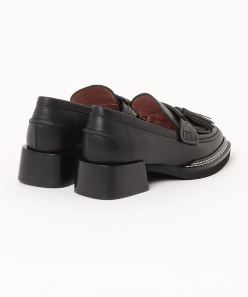 LANVIN en Bleu(ランバンオンブルー)の「タッセルフリンジローファー(ローファー・レディース・ブラック/アイボリー/サンドベージュ・22.5cm/23.0cm/23.5cm/24.0cm/24.5cm/22.0cm)」の4枚目の写真