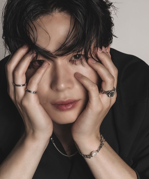 muku(ムク)の「BRACELET/POINT STONE×PEARL(ブレスレット・メンズ・ブラック×シルバー/ブルー・FREE)」の17枚目の写真