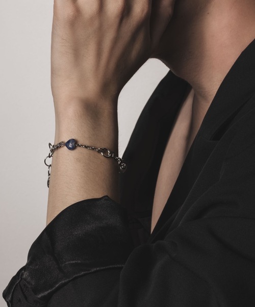 muku(ムク)の「BRACELET/POINT STONE×PEARL(ブレスレット・メンズ・ブラック×シルバー/ブルー・FREE)」の11枚目の写真