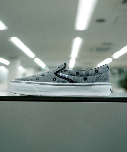 VANS(バンズ)の「HARAJUKU PUNK スリッポン / LX Slip-On Reissue 98 SP TDC A VN000NBME4A1(スリッポン・メンズ・グレー・12/11.5/11/10/9.5/9/8.5/7.5)」の5枚目の写真