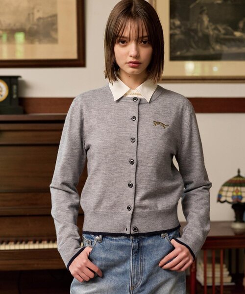 DRESSTERIOR（ドレステリア）の「◆【CLASSY．12月号掲載】タイガーエンブロイダリークルーネックカーディガン（カーディガン/ボレロ・レディース・ベージュ/グレー/ブラック/イエロー系その他/レッド系1/グレー系4・34/36/38/40）」の3枚目の写真