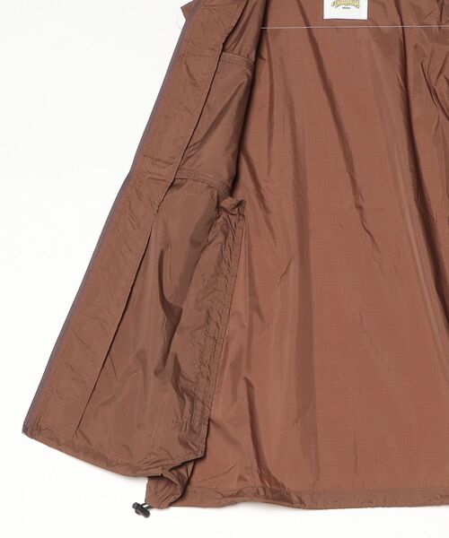 WudgeBoy（ワッジボーイ）の「nylon best（ベスト・メンズ・ダークブラウン/グレー・LARGE/MEDIUM）」の4枚目の写真