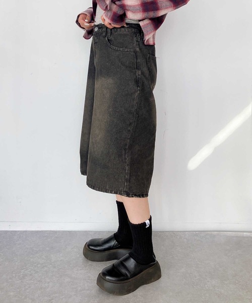 AS KNOW AS plus（アズノゥアズプラス）の「♪ヴィンテージ風ウォッシュデニム バミューダハーフパンツ（デニムパンツ・レディース・ブルー/ブラック/ブラック系・FREE）」の17枚目の写真