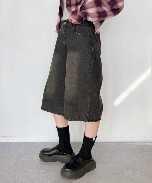 AS KNOW AS plus（アズノゥアズプラス）の「♪ヴィンテージ風ウォッシュデニム バミューダハーフパンツ（デニムパンツ・レディース・ブルー/ブラック/ブラック系・FREE）」の18枚目の写真