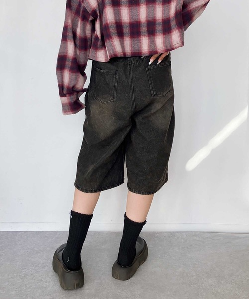 AS KNOW AS plus（アズノゥアズプラス）の「♪ヴィンテージ風ウォッシュデニム バミューダハーフパンツ（デニムパンツ・レディース・ブルー/ブラック/ブラック系・FREE）」の19枚目の写真