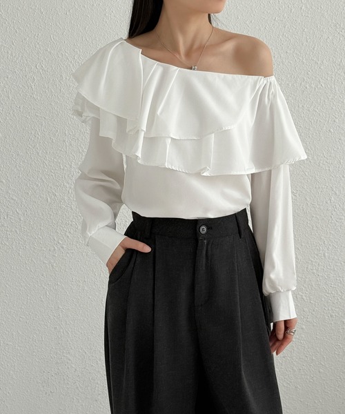 MAISON DE THERESE(メゾン ド テレーズ)の「片方オフショルダーのワイドカラーシャツ(シャツ/ブラウス・レディース・ホワイト・S/M)」の17枚目の写真