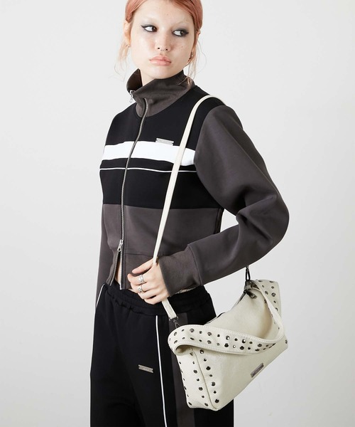 led.tokyo(レッドトウキョウ)の「【led.tokyo】2WAY STUDS BAG/2WAYスタッズバッグ(ショルダーバッグ・レディース・ホワイト/ブラック・FREE)」の5枚目の写真