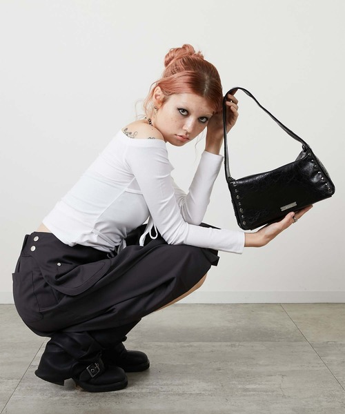 led.tokyo(レッドトウキョウ)の「【led.tokyo】2WAY STUDS BAG/2WAYスタッズバッグ(ショルダーバッグ・レディース・ホワイト/ブラック・FREE)」の16枚目の写真
