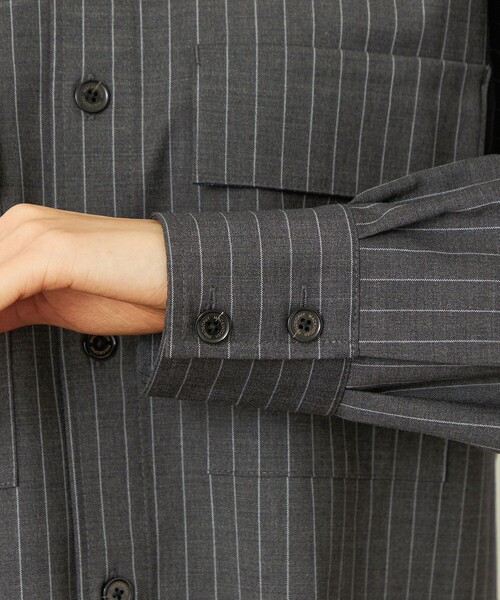 MACKINTOSH PHILOSOPHY（ﾏｯｷﾝﾄｯｼｭ ﾌｨﾛｿﾌｨｰ）の「GREY LABAL ウールストライプオフィサーシャツ（シャツ/ブラウス・レディース・チャコールグレー/ネイビー・2/6）」の6枚目の写真
