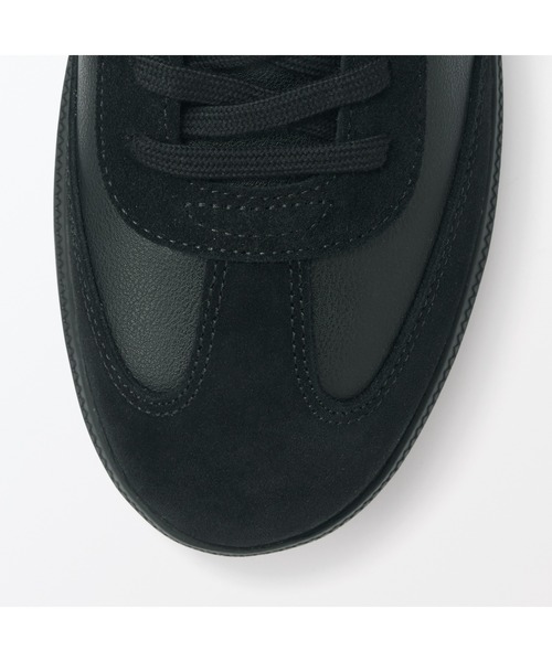 無印良品（ムジルシリョウヒン）の「紳士　柔らかい中敷を使用した　コンビネーションスニーカー（スニーカー・メンズ・ブラック/オフホワイト・25.5cm/26.0cm/26.5cm/27.0cm/27.5cm）」の16枚目の写真