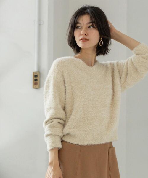 OPAQUE.CLIP（オペークドットクリップ）の「スパンコールフェザーVネックニット【洗濯機OK】（ニット/セーター・レディース・ベージュ系9/ライトグレー系5/オレンジ系その他5/ネイビー系5/ブルーグリーン・36/38/40/42）」の15枚目の写真